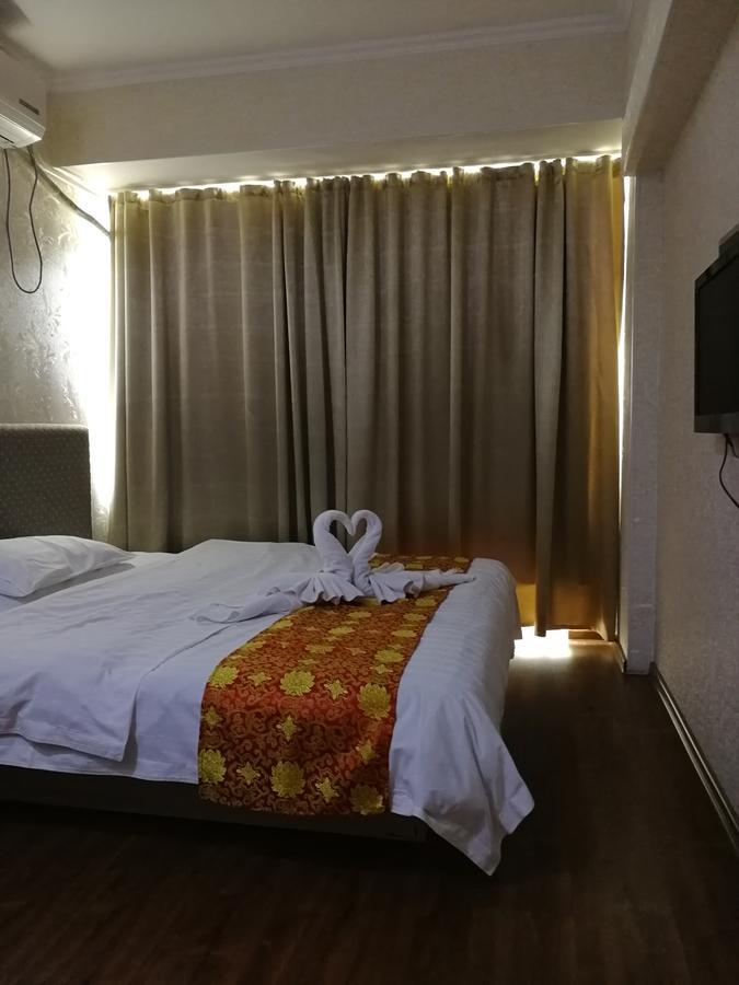 Friendship Hotel Бишкек Екстериор снимка